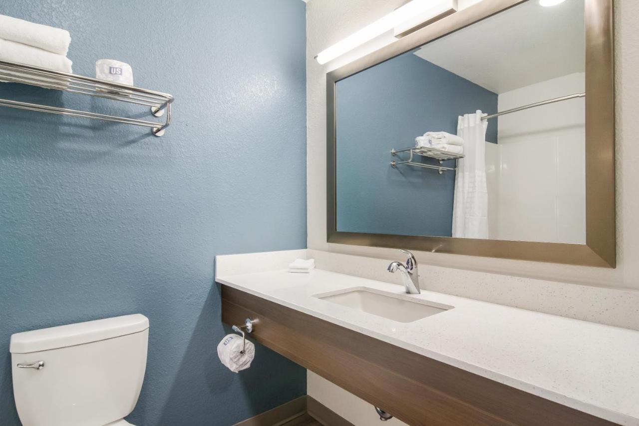 Woodspring Suites Wixom - Novi Exterior photo