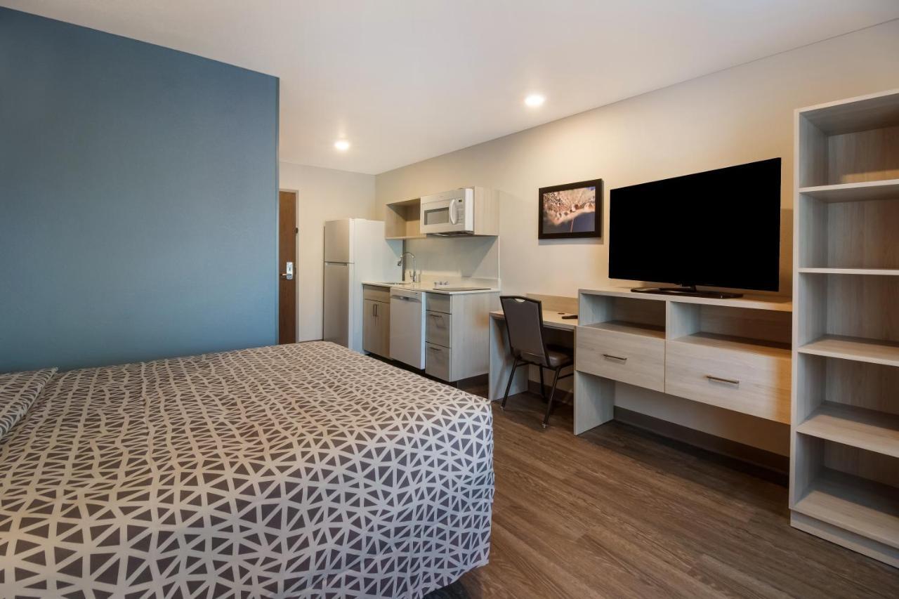Woodspring Suites Wixom - Novi Exterior photo