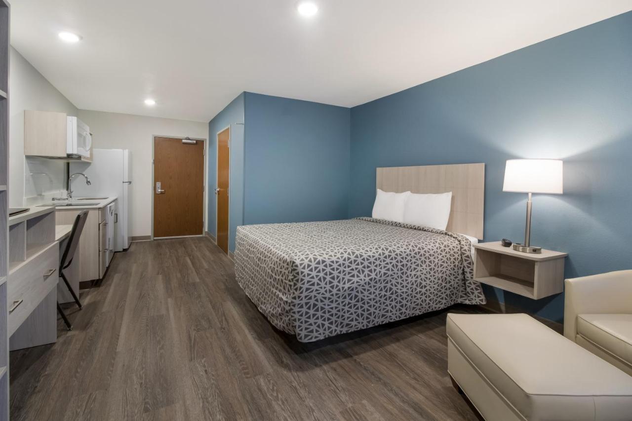 Woodspring Suites Wixom - Novi Exterior photo